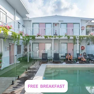 Surf Boutique Backpackers - Free Breakfast Guldkusten